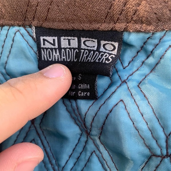 Vintage Nomadic Traders Brown and blue quilted zip up vest with pockets - Picture 3 of 12